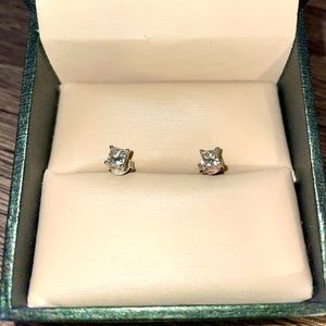 14k White Gold Princess Cut Diamond earrings